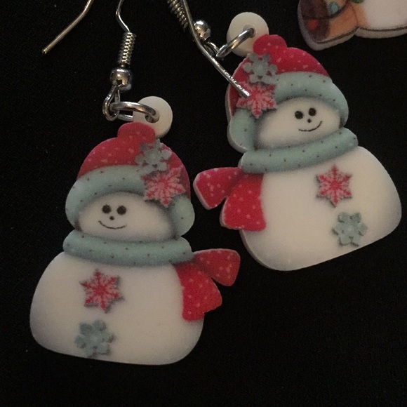 SOLD 🎊🎉💕HOST PICK 💕Set of 3 CHRISTMAS EARRINGS - Picture 2 of 5